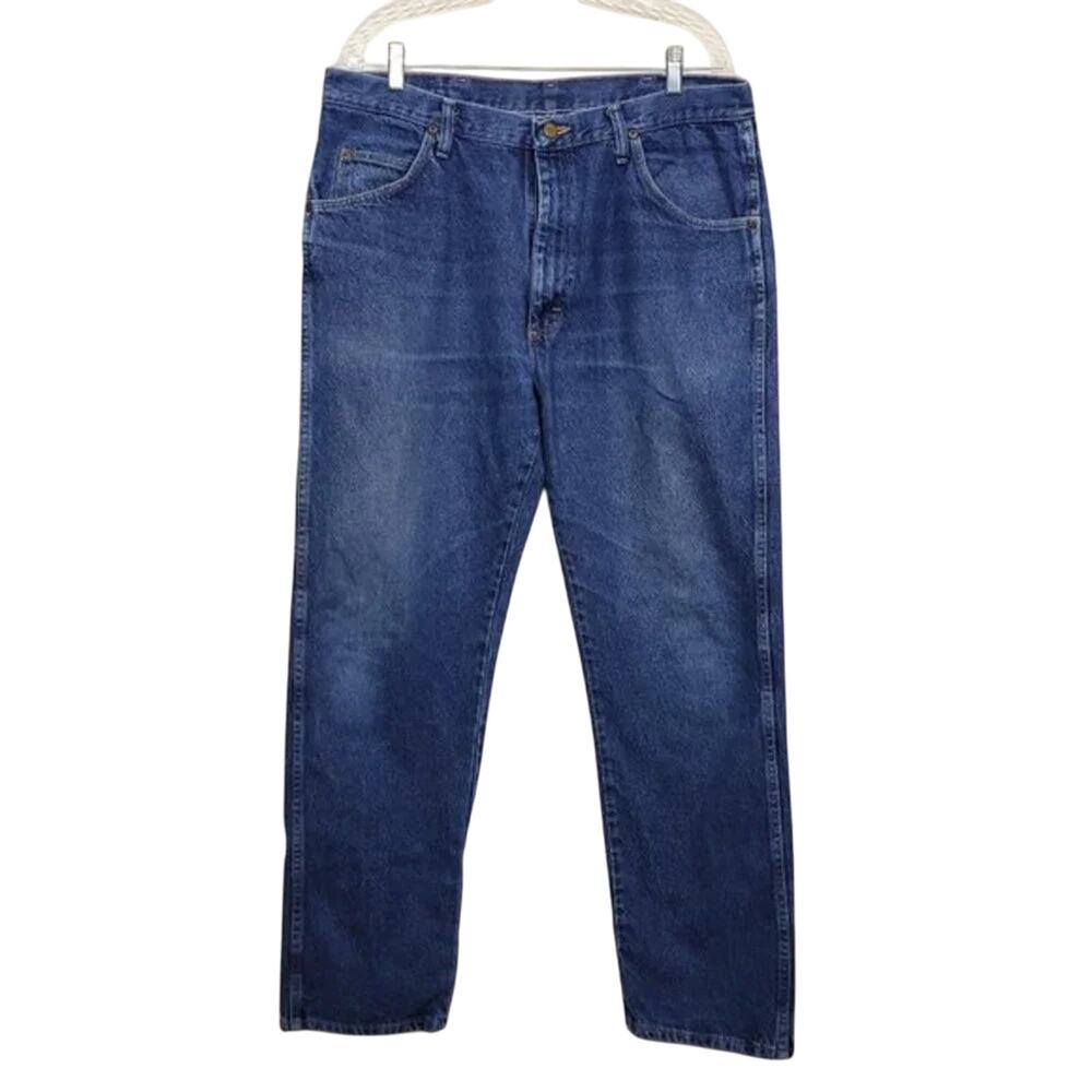 Wrangler Straight Leg Jeans Blue Medium Wash Mens Size 36x32 Denim Cotton